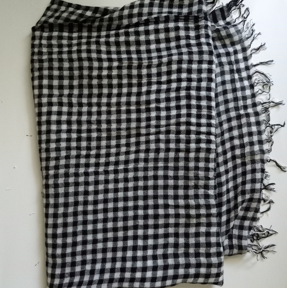 American Eagle Outfitters Black and White Scarf - Picture 3 of 7